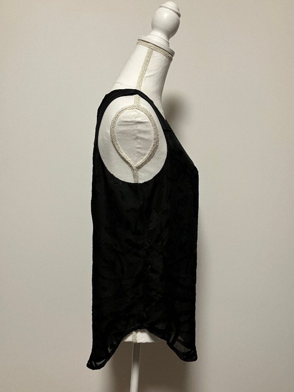 Cabi Jubilee Velvet Burnout Overlay Tank Top Black Blouse Style 148 Size Small - Picture 3 of 8